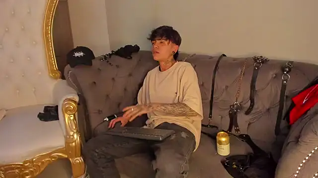 AcidMilo online show from 12/02/24, 07:27