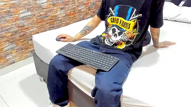 AcidMilo online show from 12/06/24, 11:22