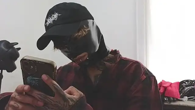 AcidMilo online show from 03/04/25, 08:27