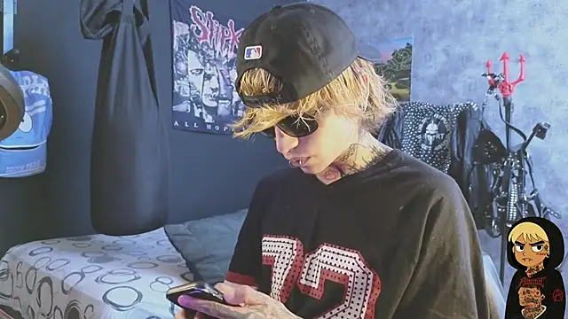 AcidMilo online show from 11/10/25, 08:19