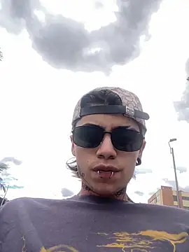 AcidMilo online show from 11/27/25, 04:20