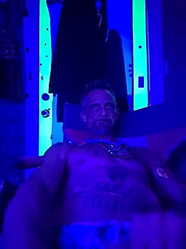 hotnicz10 online show from 10/19/25, 11:44