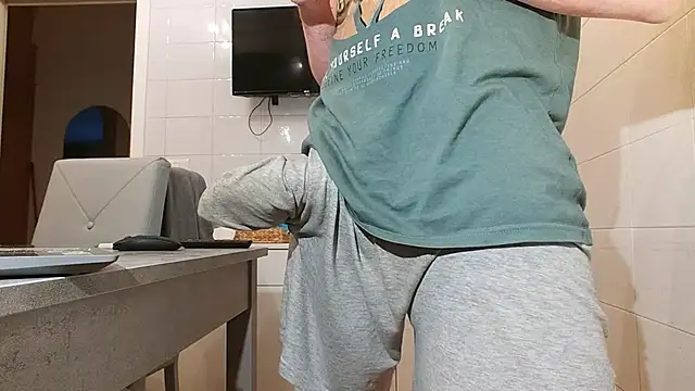 Snapshot of asa92921 chatting on 03/06/25, 04:49 asa92921 online show from 03/06/25, 04:49