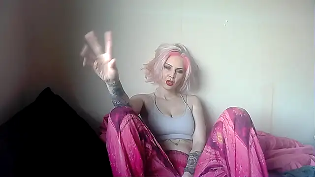 Snapshot of kittyazora chatting on 12/03/24, 01:10 kittyazora online show from 12/03/24, 01:10