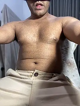 Snapshot of Lahirumadu2 chatting on 11/28/25, 12:19 Lahirumadu2 online show from 11/28/25, 12:19