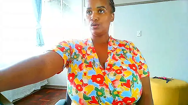 Snapshot of Charlie-Crawford chatting on 02/18/25, 12:06 Charlie-Crawford online show from 02/18/25, 12:06