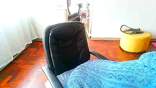 Snapshot of Charlie-Crawford chatting on 02/20/25, 10:59 Charlie-Crawford online show from 02/20/25, 10:59