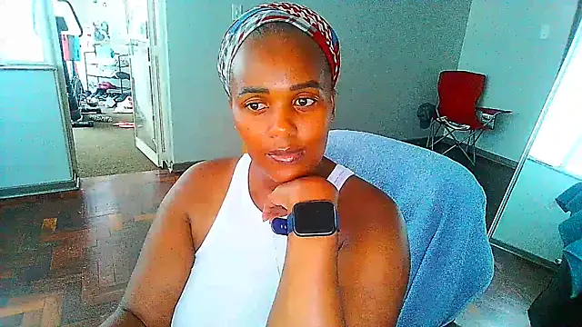 Snapshot of Charlie-Crawford chatting on 02/28/25, 04:31 Charlie-Crawford online show from 02/28/25, 04:31