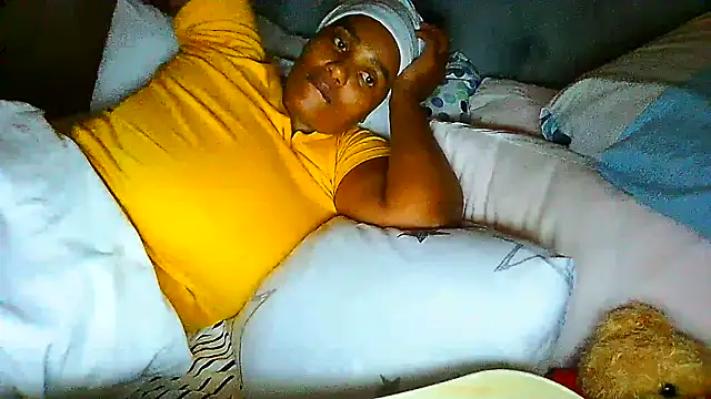 Snapshot of Charlie-Crawford chatting on 03/22/25, 08:04 Charlie-Crawford online show from 03/22/25, 08:04