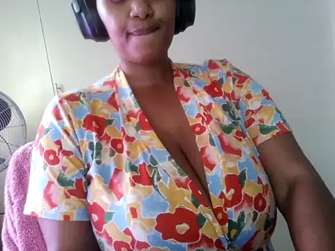 Snapshot of Charlie-Crawford chatting on 06/10/26, 12:48 Charlie-Crawford online show from 06/10/26, 12:48