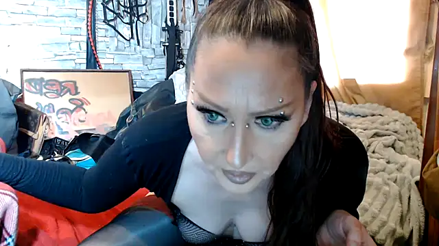 dominatrixredsonyja online show from 06/07/26, 03:43