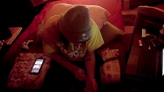 Snapshot of xxxTony999 chatting on 12/19/24, 07:18 xxxTony999 online show from 12/19/24, 07:18