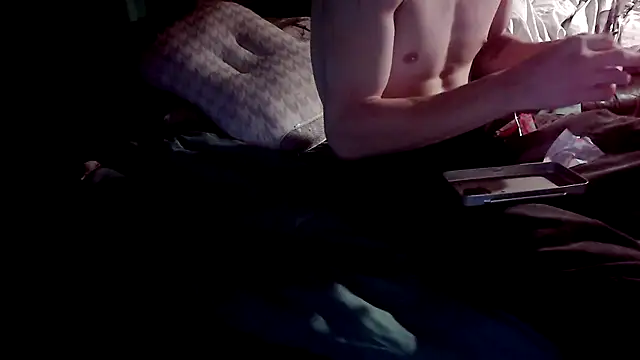 Snapshot of xxxTony999 chatting on 01/04/25, 01:52 xxxTony999 online show from 01/04/25, 01:52