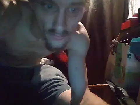 Snapshot of xxxTony999 chatting on 10/04/25, 07:39 xxxTony999 online show from 10/04/25, 07:39