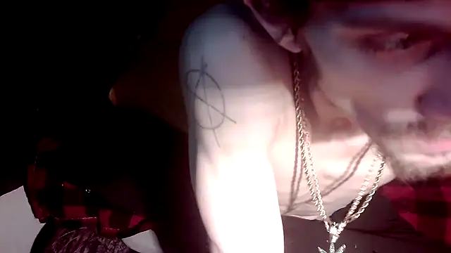 Snapshot of xxxTony999 chatting on 12/17/25, 09:21 xxxTony999 online show from 12/17/25, 09:21