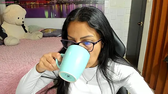 alma blue online show from 03/25/26, 10:49