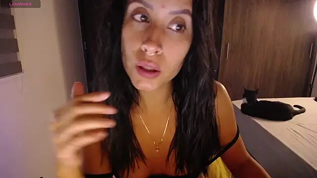 amyharlow 1 online show from 04/08/26, 01:38