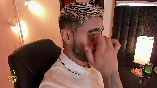 ItsMeEros online show from 10/06/25, 10:29