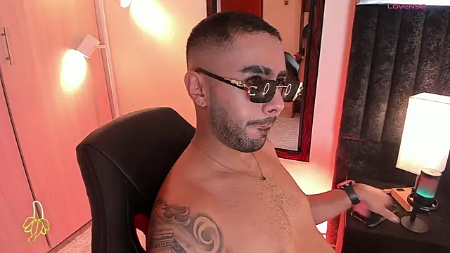 ItsMeEros online show from 10/16/25, 10:44