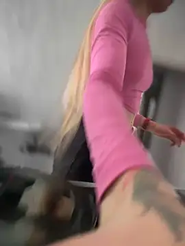 Snapshot of pinkstar_ chatting on 02/17/25, 06:09 pinkstar online show from 02/17/25, 06:09