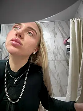 Snapshot of pinkstar_ chatting on 10/08/25, 05:32 pinkstar online show from 10/08/25, 05:32