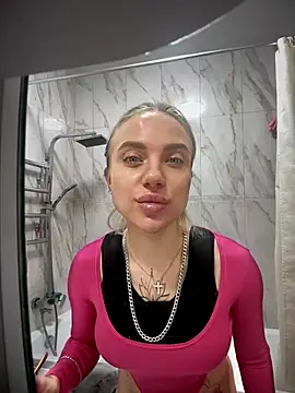 Snapshot of pinkstar_ chatting on 10/10/25, 06:18 pinkstar online show from 10/10/25, 06:18