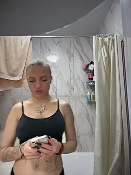 Snapshot of pinkstar_ chatting on 11/14/25, 06:01 pinkstar online show from 11/14/25, 06:01