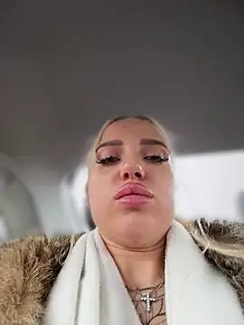 Snapshot of pinkstar_ chatting on 12/04/25, 05:28 pinkstar online show from 12/04/25, 05:28