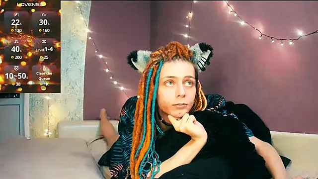 Littlepinkcat online show from 12/20/24, 09:06