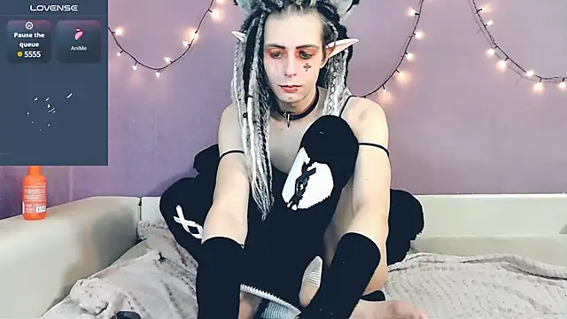 Littlepinkcat online show from 02/18/25, 04:37