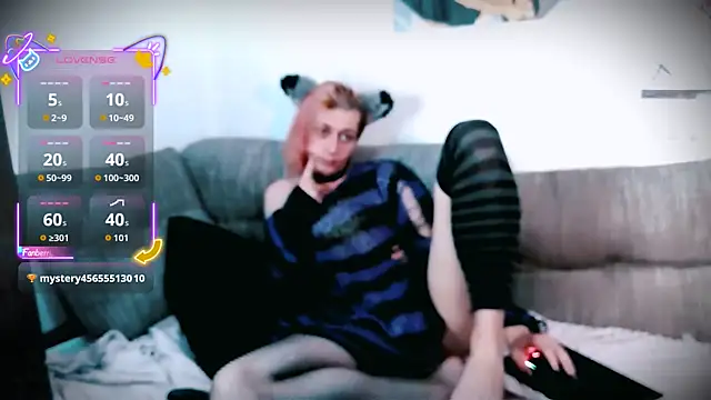 Littlepinkcat online show from 10/16/25, 06:25