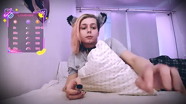 Littlepinkcat online show from 12/04/25, 06:34