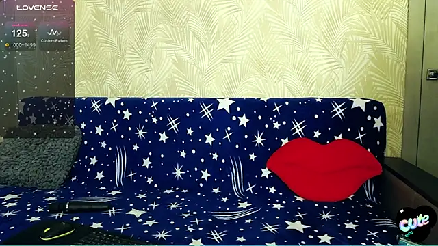 Snapshot of Millanorze chatting on 10/24/25, 10:39 Millanorze online show from 10/24/25, 10:39