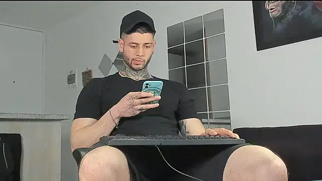  jamesleandros1 online show from 01/15/25, 02:06