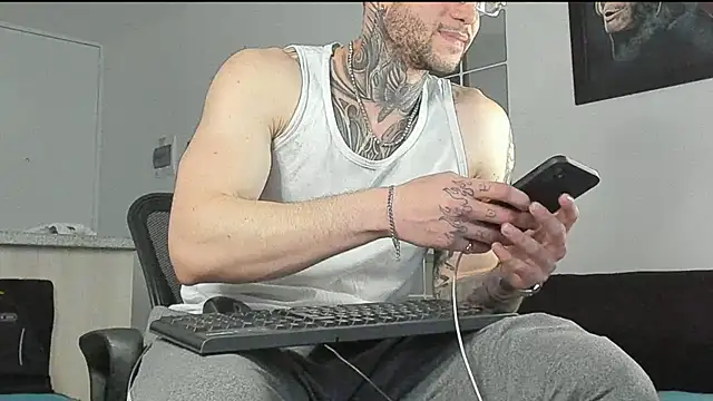  jamesleandros1 online show from 01/30/25, 10:51