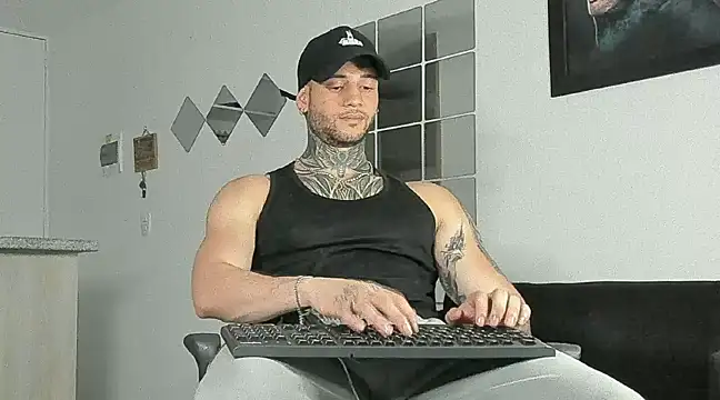  jamesleandros1 online show from 02/22/25, 03:45