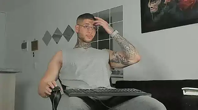  jamesleandros1 online show from 02/28/25, 03:37