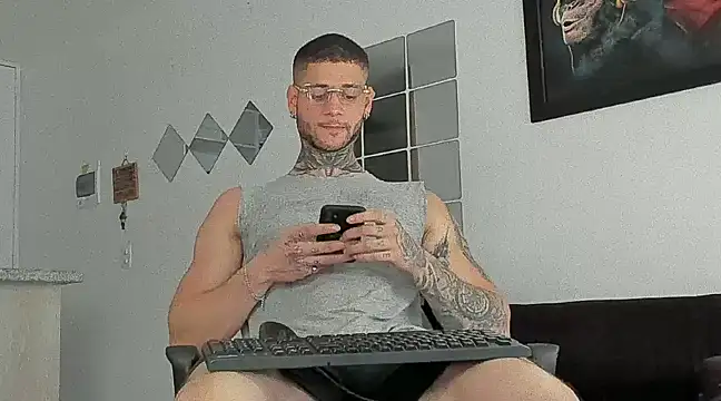  jamesleandros1 online show from 03/01/25, 08:31