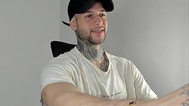  jamesleandros1 online show from 09/27/25, 04:39