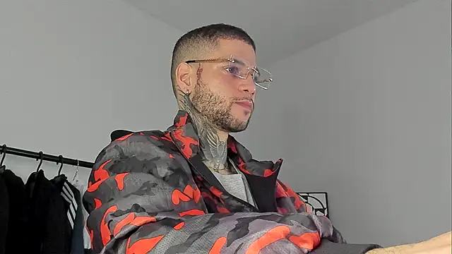  jamesleandros1 online show from 11/11/25, 11:10