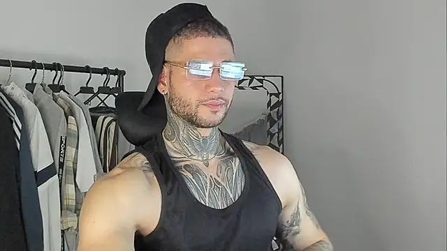  jamesleandros1 online show from 11/11/25, 11:16