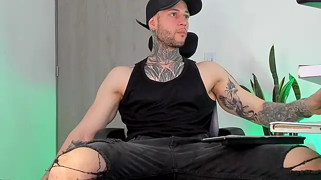  jamesleandros1 online show from 02/15/26, 06:26