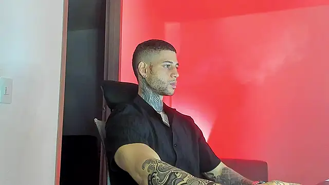  jamesleandros1 online show from 04/21/26, 01:42