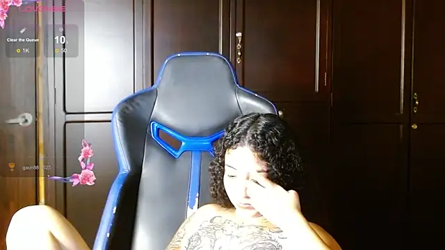 Snapshot of jaydensalvatore_ chatting on 11/07/25, 10:21 jaydensalvatore online show from 11/07/25, 10:21