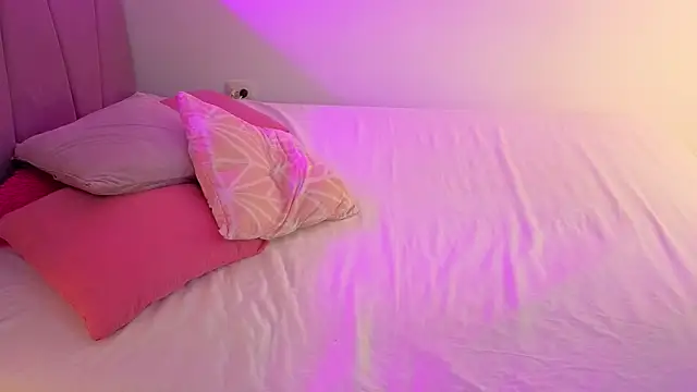 PIA STONE online show from 02/02/26, 09:02