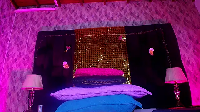 Snapshot of naomi_kyse chatting on 09/12/25, 03:06 naomi kyse online show from 09/12/25, 03:06