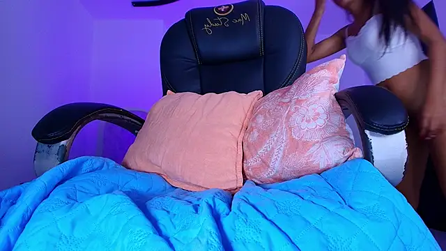 naomi kyse online show from 05/22/26, 03:02