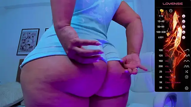 Snapshot of sofihill01 chatting on 02/27/25, 09:47 sofihill01 online show from 02/27/25, 09:47