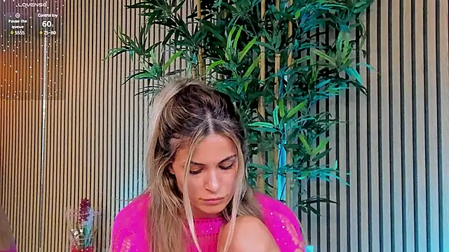 Snapshot of Avril_Cyrus chatting on 03/06/25, 02:29 Avril Cyrus online show from 03/06/25, 02:29