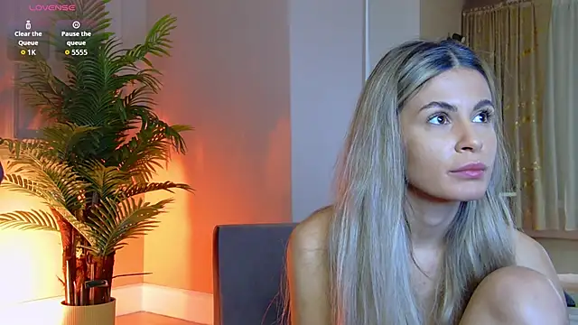 Avril Cyrus online show from 12/19/25, 07:37